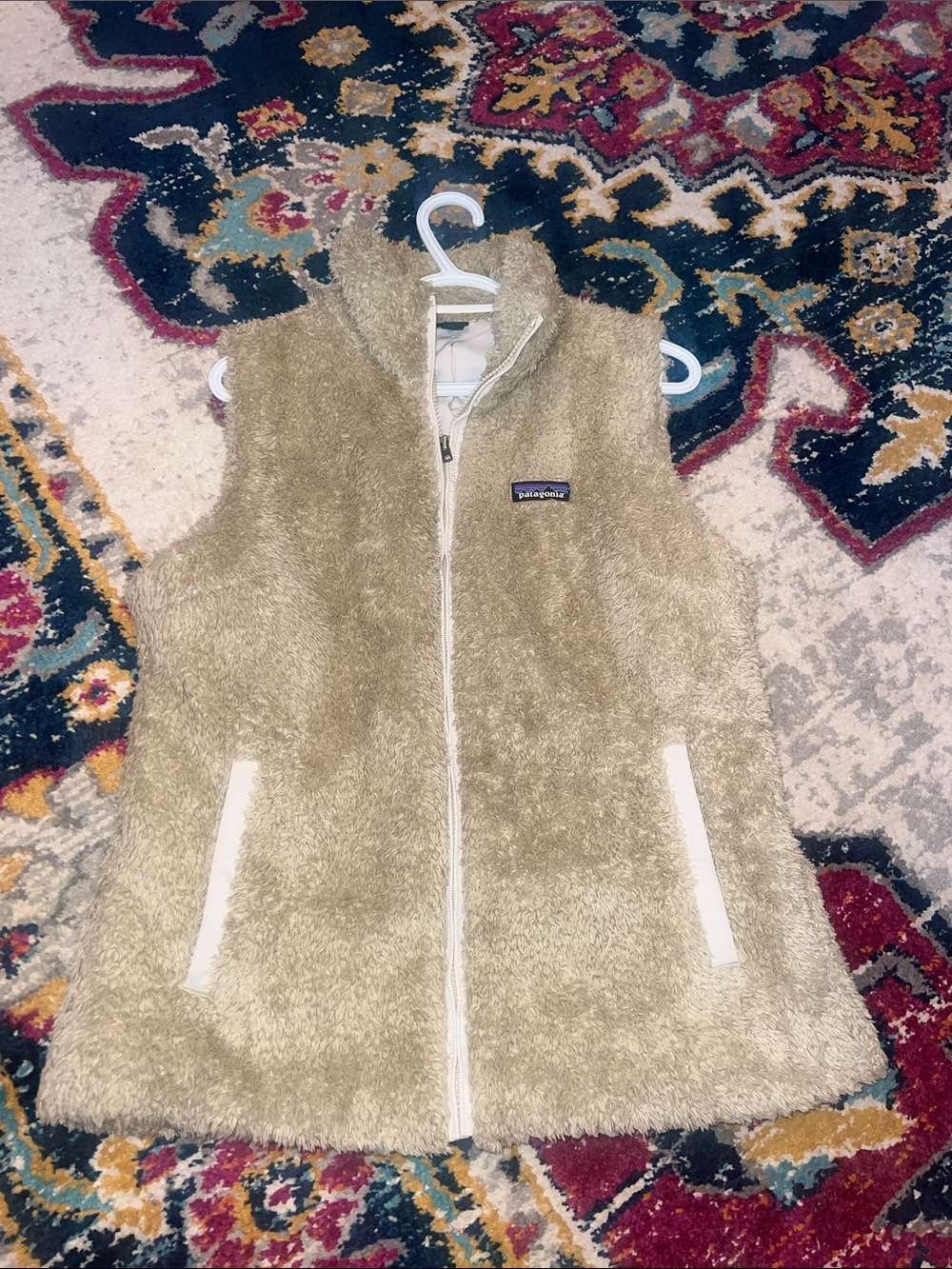 Patagonia Women's Fleece zip Vest in Light Beige- size XL